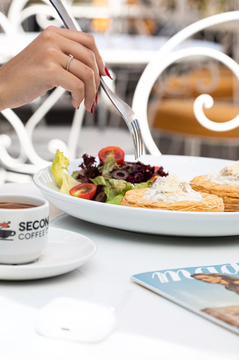 Cover Picture 1 Of Second Cup