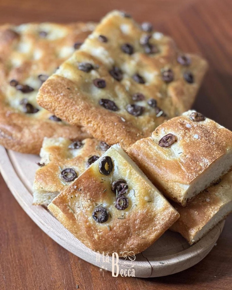 Cover Picture 3 Of A La Becca